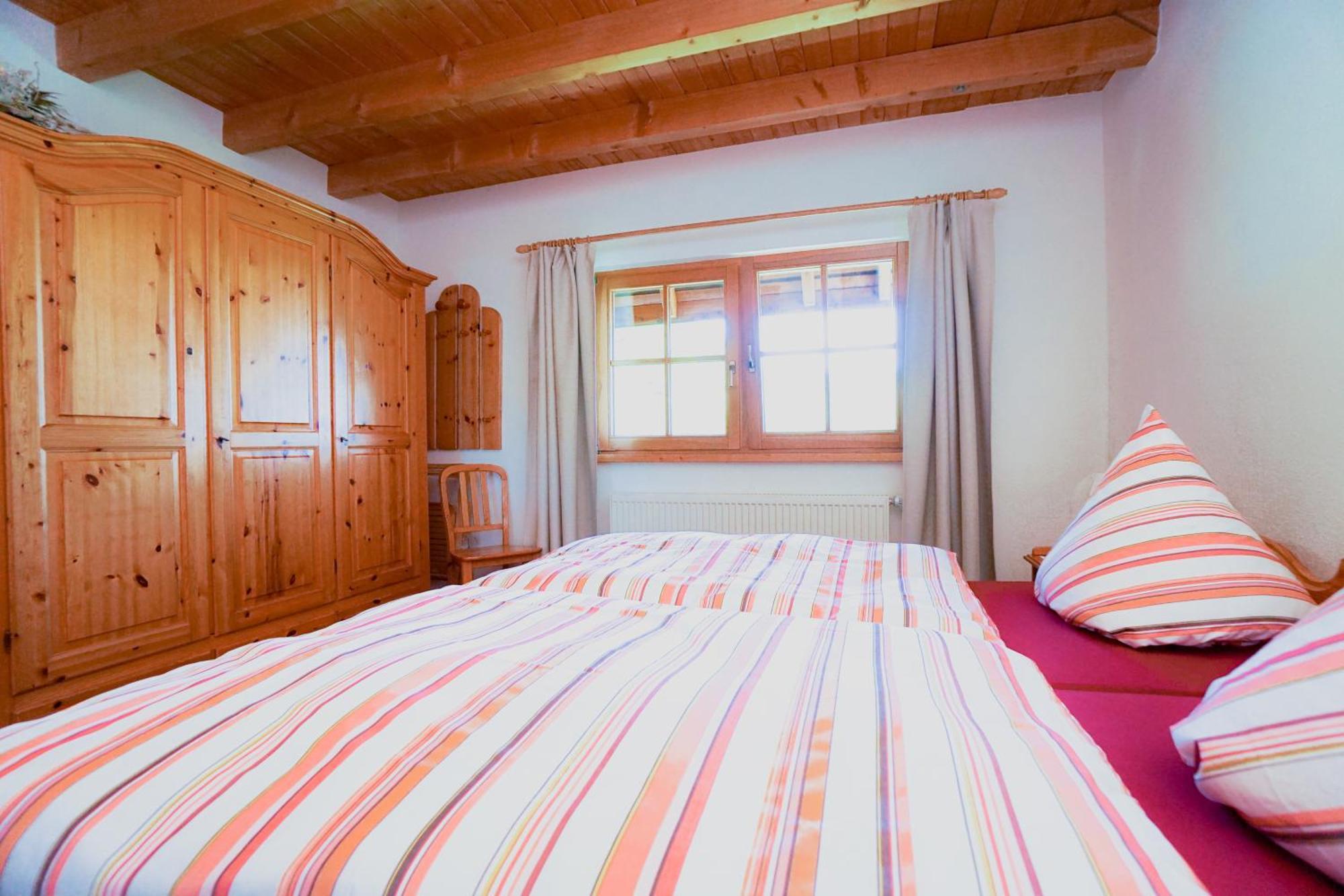 Hubertus Lodge Ibach Room photo